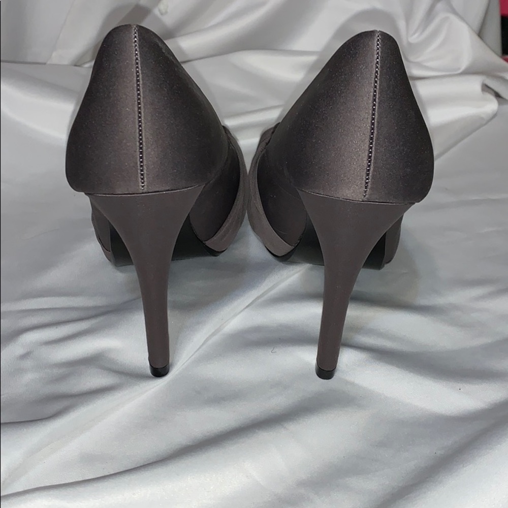 Gray hi heels - Picture 2 of 8